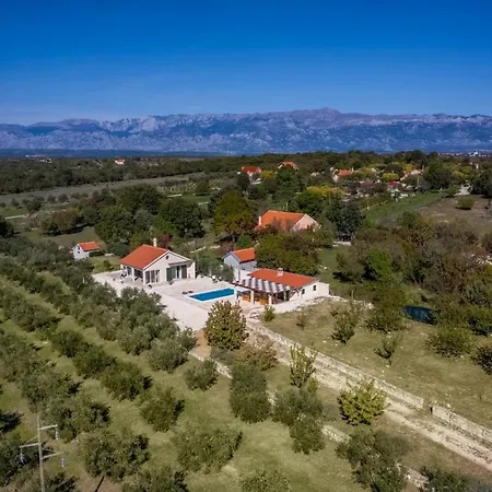 Oliveto Villa *