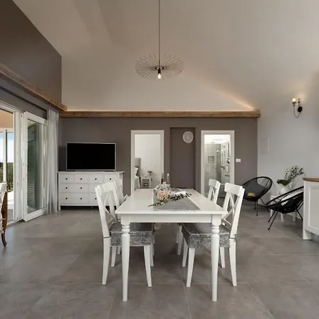 Oliveto Villa